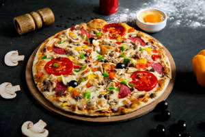 Pepper Chicken Double Layer Cheese Burst Pizza