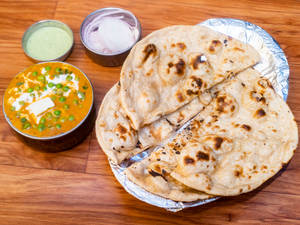 Matar Paneer + 4 Butter Roti