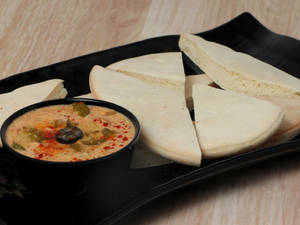Spicy Hummus with Pita
