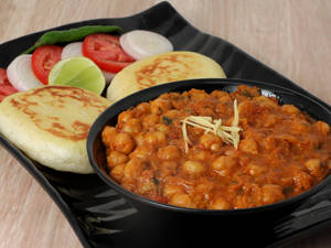 Chole Kulcha