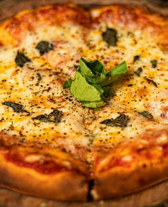 Classic Margherita Pizza