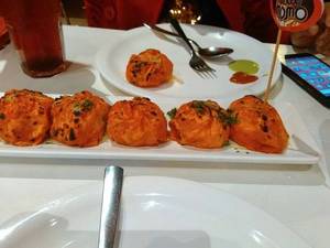 Tandoori Cheese Momos (8 pcs)