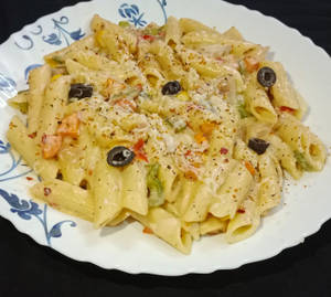 White Sauce Penne Pasta