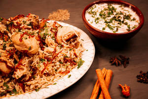 Murgh Yakhni Pulav Combo For 4(pulav+8pieces Chk. Chutney Kebab+4xfirni+kachoombar)