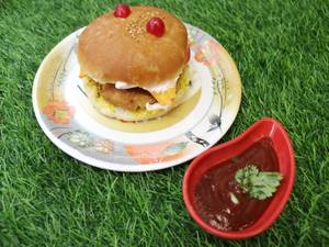 Crunchy Burger (Served with Ketchup)