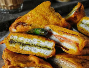 Bread Pakoda (2 Pcs)