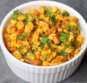 Paneer Bhurji+ 5 Butter Roti+sald+lasan Chuteny
