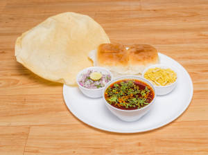 Mutkichi Lal Masala Misal