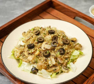Garlic Mushroom and Quinoa Salad