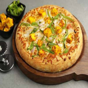 Kadhai Paneer Pizza