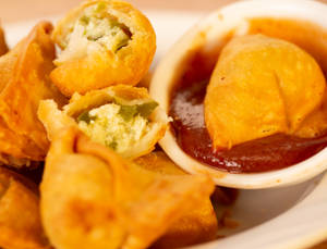 Cheese Chilly Samosa (Jain) (250 Gms)
