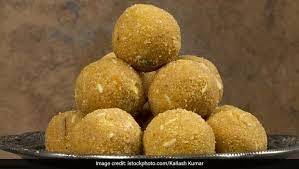 Besan Ke Laddu                                                                       
