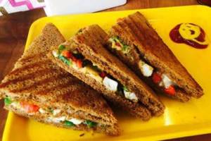 Peppery Cheesy Paneer Sandwich