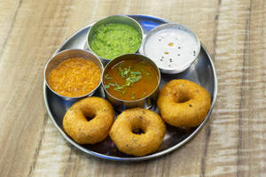 Vada (4pcs)