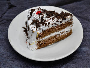 Black Forest Pastry 6 Pieces