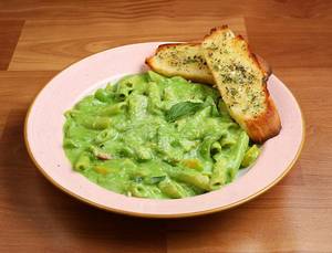 Chicken Creamy Pesto Pasta