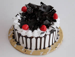 Black Forest Eggless Cake(1 kg)