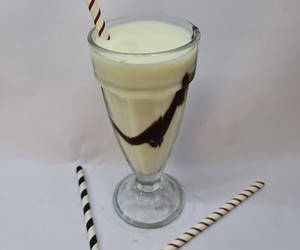 Vanilla Ice Cream Milkshake