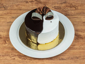 Choco Vanilla Cake (half kg )