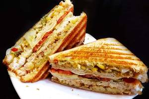 Special Double Cheese Grilled Sandwich