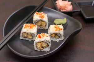 Baby Corn Tempura Sushi (8 Pcs)