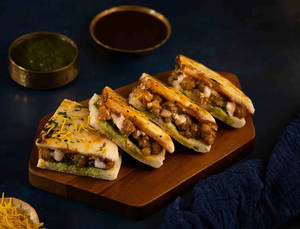 Choley Kulcha Dabeli Sandwich ( 4 pcs)