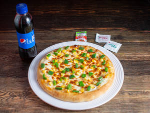 10" Capsicum And Golden Corn Pizza + Coke (200 Ml)