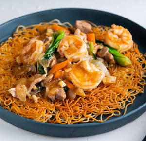Mix Pan Fried Noodles (prawns,chi)[noodles,gravy Packed Seperately]