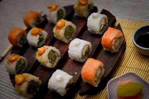 Sushi Party Sampler ( 24 Pcs )