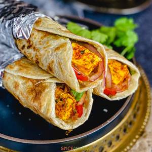 Single Egg Single Paneer Roll