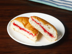 Jam Bun