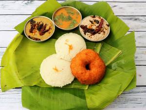2 Idli + 1 Wada