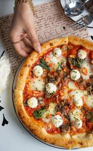 Donnas Truffle Pizza
