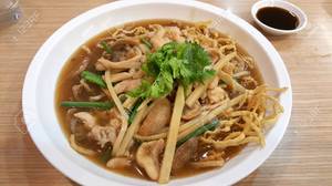 Chicken Hakka Noodles Gravy