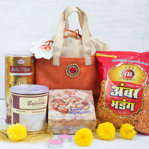 Jammu's Sund Panjiri (250gms), Spicy Kolhapuri Bhadang (250 gms), Kolkata's Rasgulla (1 Kg) & Pune's Rice Flakes Chiwda (250 gms)