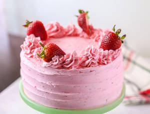Strawberry Cake 400gm