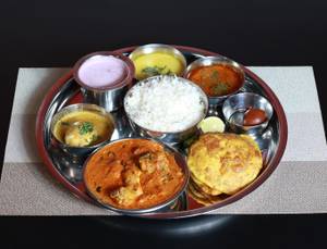 Kombadi Wade Thali