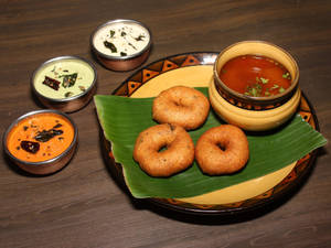 Rasam Vada (2 Pcs)