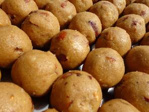 Sugar Free Gond Laddu