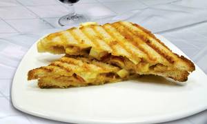 Peri Peri Paneer Sandwich