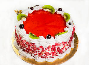 Eggless Strawberry Cake