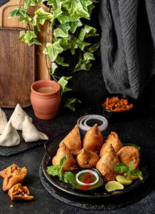 Paneer Tikka Samosa