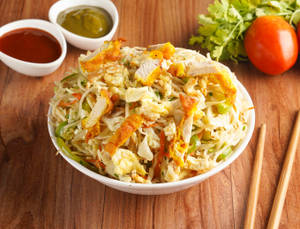 Egg Chicken Hakka Noodles