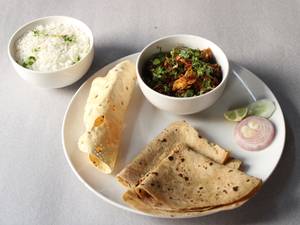 Veg Thali (Sabji + Veg Gravy + Dal + Rice+ Papad + 2 Roti)