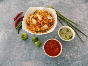 Chicken Chilli Garlic Chow Mein