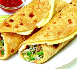 Schezwan spicy double Egg Roll