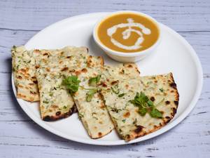 Cheese Naan With Gravy