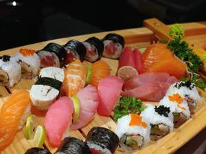 Kofuku Special Sushi & Sashimi Boat (30 Pcs)