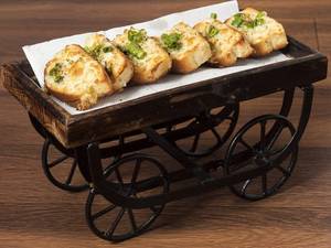 Chilli Cheese Garlic Bread [ 5 Pieces ]