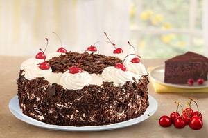 Black Forest Cake (1/2 kg)
